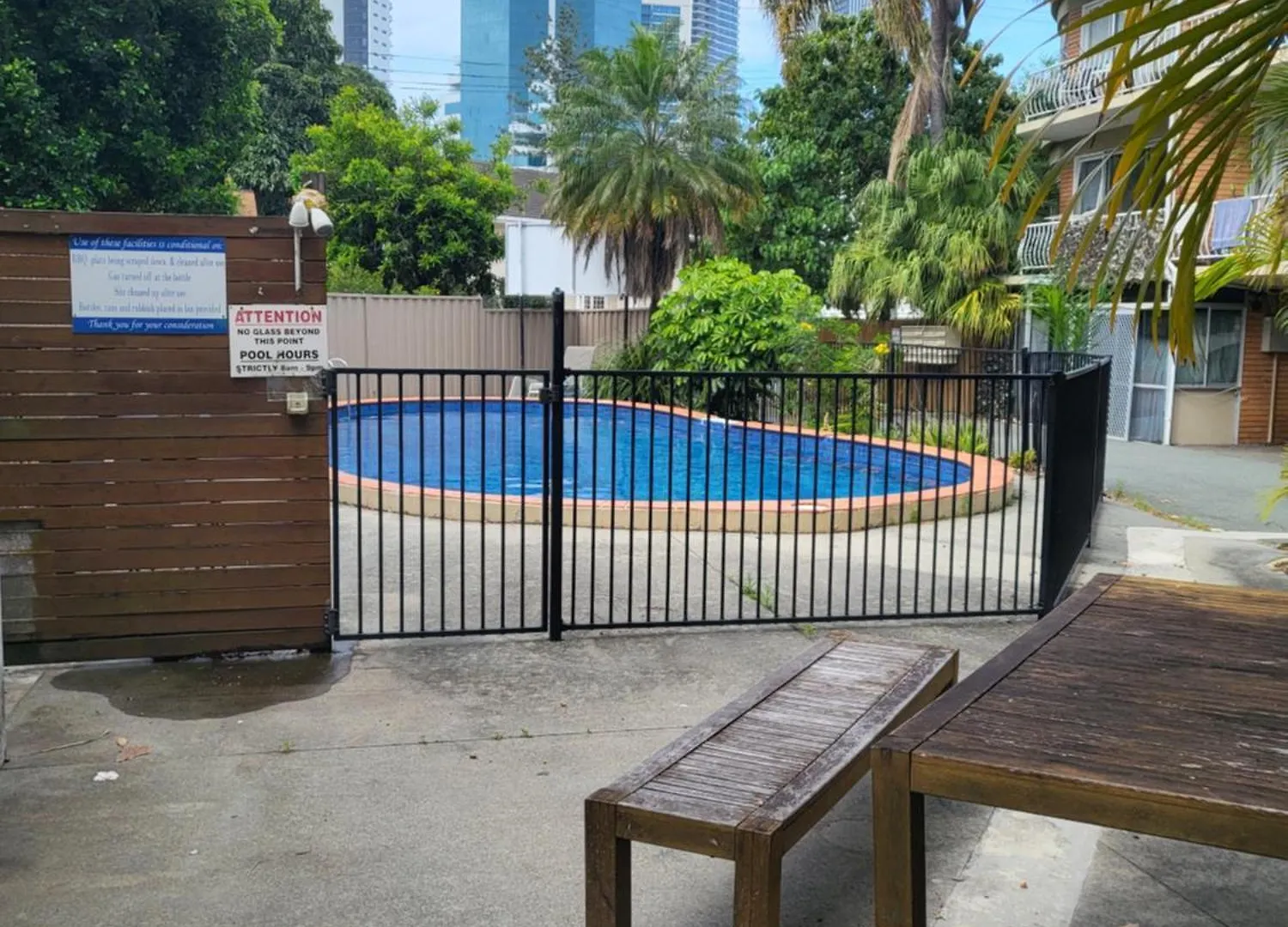 Budget Holiday Apartments Surfers Paradise Australia